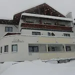 Haus Muehlbach בית הארחה 4*